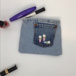 *****SOLD*****Makeup or accessories Bag